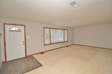 305 E Mulberry St, Converse, IN 46919 - photo 3