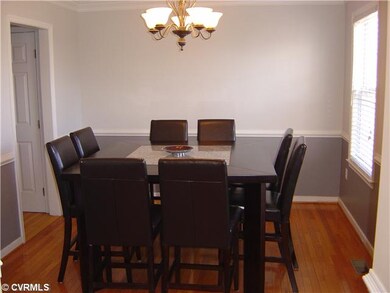 Dining Room - Crown and Chair Rail Modlings!!