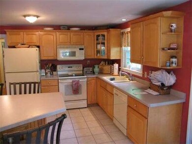 98 Holden St, Holden, MA 01520 - photo 6