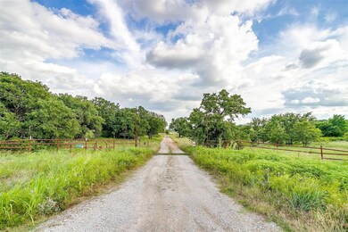 Rolling Oaks Ranch boasts an extensive trail syste