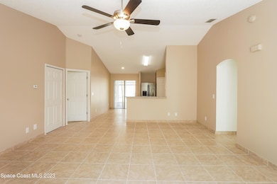 002-photo-living-room-10907913