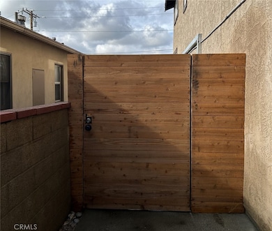 127 N Canyon Blvd, Monrovia, CA 91016 - photo 2