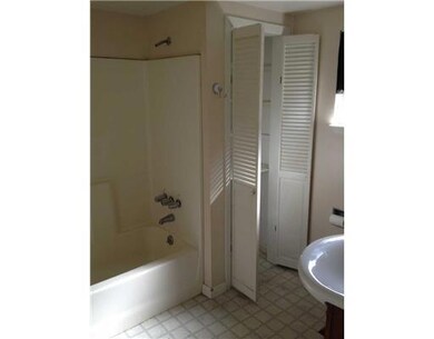 Master Bath/Spa.