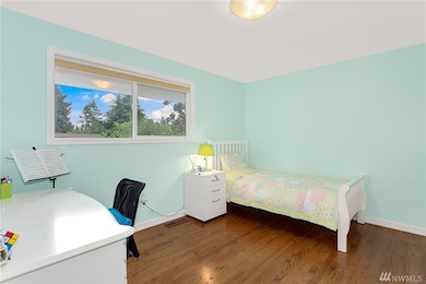 8905 SE 56th St, Mercer Island, WA 98040 - photo 4