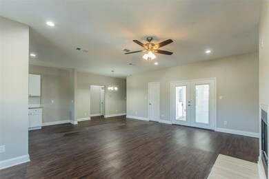 732 W Hanna St, Denison, TX 75020 - photo 3