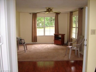 6878 Royal Ridge Rd, Ramseur, NC 27316 - photo 3