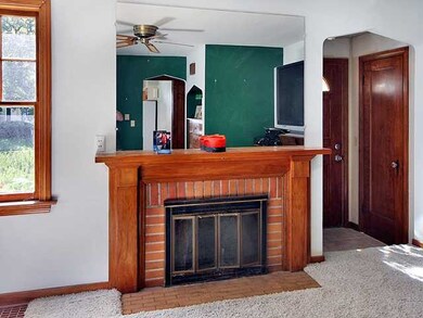 545 N Dexter Dr, Lansing, MI 48910 - photo 5