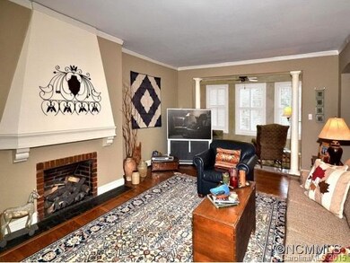 Traditional Living Room