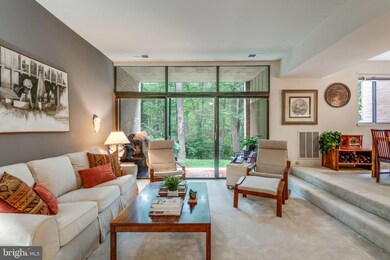 1658 Parkcrest Cir unit 101, Reston, VA 20190 - photo 3