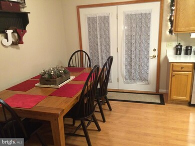 1322 Mallard Dr W, Chambersburg, PA 17202 - photo 3