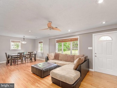 8638 Changing Leaf Terrace, Bristow, VA 20136 - photo 2