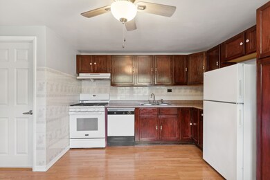 3 Alameda Dr, Carpentersville, IL 60110 - photo 5