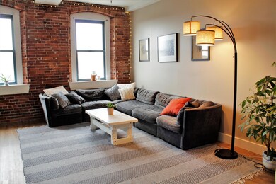 Island Terrace unit 304, Saco, ME 04072 - photo 5