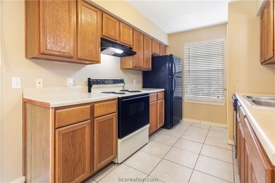 1202 Vinyard A - kitchen