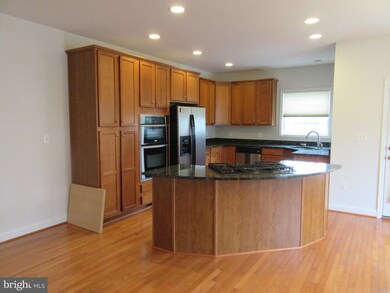 25821 Mews Terrace, Chantilly, VA 20152 - photo 6