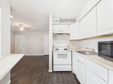 1840 Burton Dr unit 141, Austin, TX 78741 - photo 6