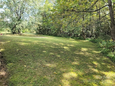 1004 Pine Mountain Rd, Hudson, NC 28638 - photo 7