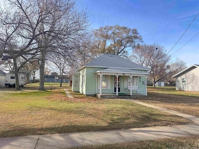 1311 N Harrison St, Lexington, NE 68850 - photo 2