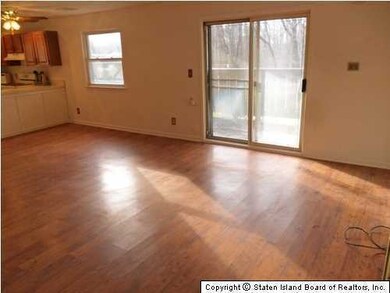 80 Nancy Ct unit 8080, Staten Island, NY 10306 - photo 3