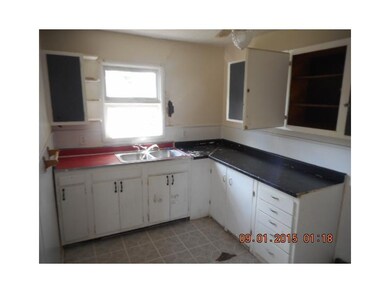 1406 E 24th St, Muncie, IN 47302 - photo 2