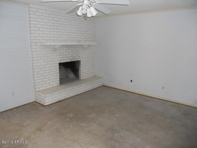 650577_Family Room