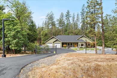 100 McKenzie Ridge Rd, Grants Pass, OR 97526 - photo 2