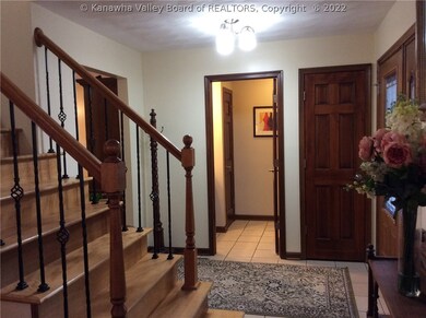 107 Timberlake Cir, Scott Depot, WV 25560 - photo 3