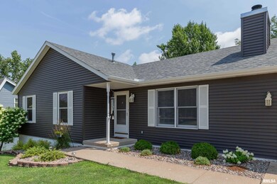 1905 14th St, Bettendorf, IA 52722 - photo 3