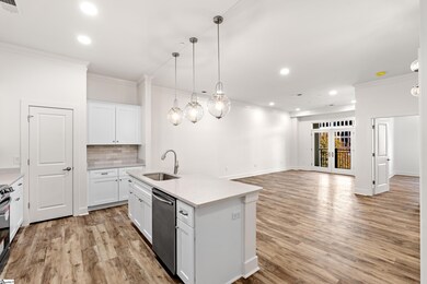 98 E Mcbee Ave unit 413, Greenville, SC 29601 - photo 7