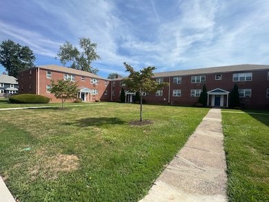 762 New Britain Ave unit 4, Hartford, CT 06106 - photo 3