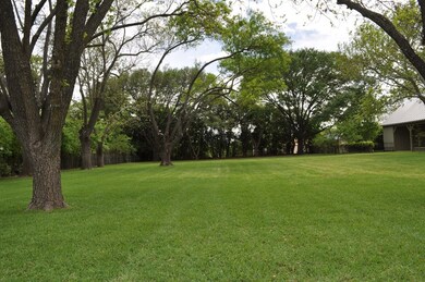 603 W Austin St unit 122, Fredericksburg, TX 78624 - photo 2