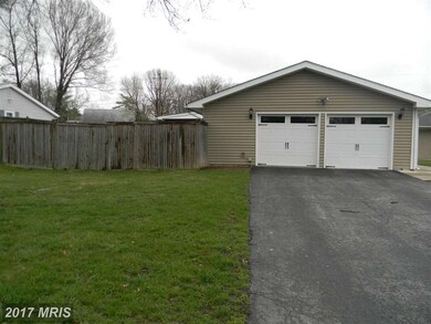 12429 Winding Ln, Bowie, MD 20715 - photo 4