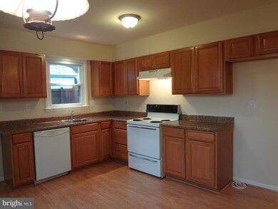 1402 Woodside Ave, Halethorpe, MD 21227 - photo 2