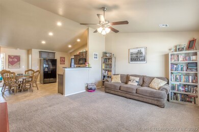 99 E Fairlane Ct, Sapulpa, OK 74066 - photo 4