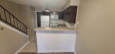 805 N Oak St unit 103, Arlington, TX 76011 - photo 2