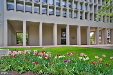 Society Hill Towers unit 27FN, Philadelphia, PA 19106 - photo 2