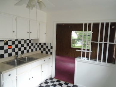 1605 Lyons Ct, Waukegan, IL 60085 - photo 5