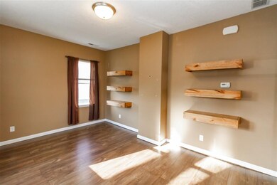 1218 8th St NW, Cedar Rapids, IA 52405 - photo 3