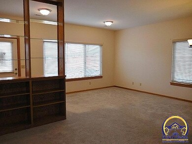 4542 SW Crenshaw Dr, Topeka, KS 66610 - photo 3
