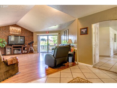 210 W Washington St, Chehalis, WA 98532 - photo 7