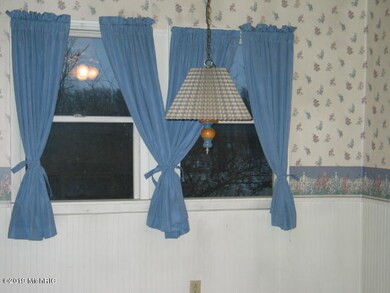 17628 Junction Rd, Addison, MI 49220 - photo 3