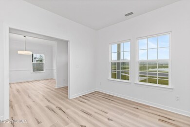 7-web-or-mls-102-ryker-rd-w
