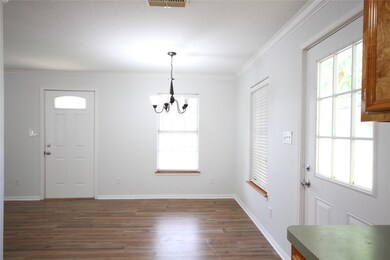 1714 W Lang St, Alvin, TX 77511 - photo 5