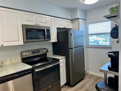 950 Tarpon Center Dr unit 301, Venice, FL 34285 - photo 2