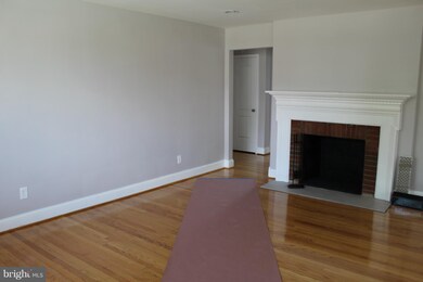 2211 Iverson St, Temple Hills, MD 20748 - photo 3