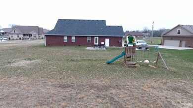 308 Honeysuckle Ln, Shelbyville, TN 37160 - photo 4