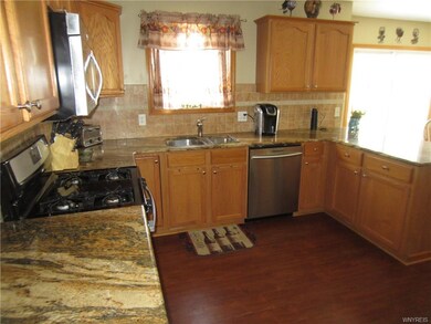 7381 Winbert Dr, North Tonawanda, NY 14120 - photo 4