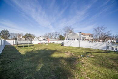 19 Queen Ave, West Springfield, MA 01089 - photo 4