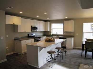 20775 SE Hollis Ln, Bend, OR 97702 - photo 2