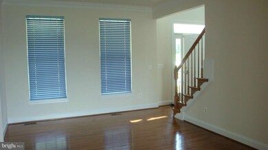 3311 Mccorkle Ct, Triangle, VA 22172 - photo 4